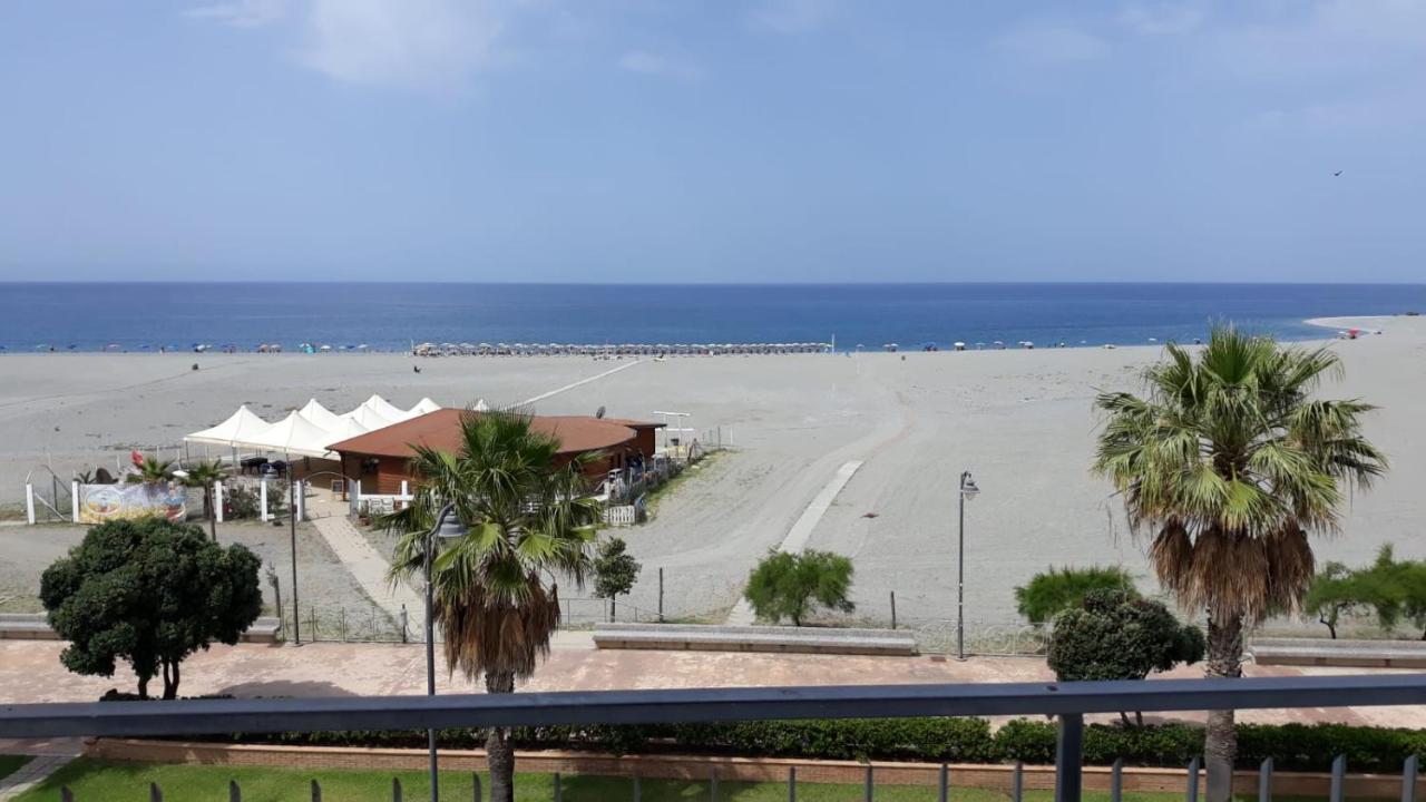 Mare Blu Apartment Gizzeria Bagian luar foto